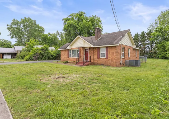 Homes for sale in Cowan, TN | 101 Willow St N, Cowan, TN 37318 | MLS# 3190732