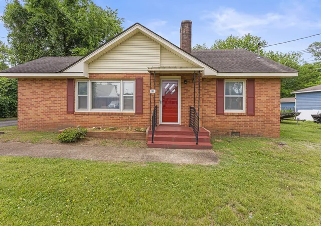 Homes for sale in Cowan, TN | 101 Willow St N, Cowan, TN 37318 | MLS# 3190732