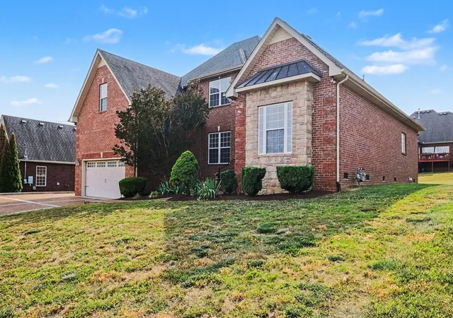Photo 3 of Single family home for sale at 211 Bonifay Dr, Smyrna, TN 37167 | MLS# 3217133 | Listing updated on 2026-08-24