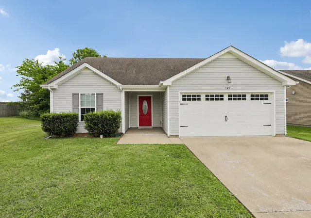 Homes for sale in Oak Grove, KY | 145 Bob White Trl, Oak Grove, KY 42262 | MLS# 3214157