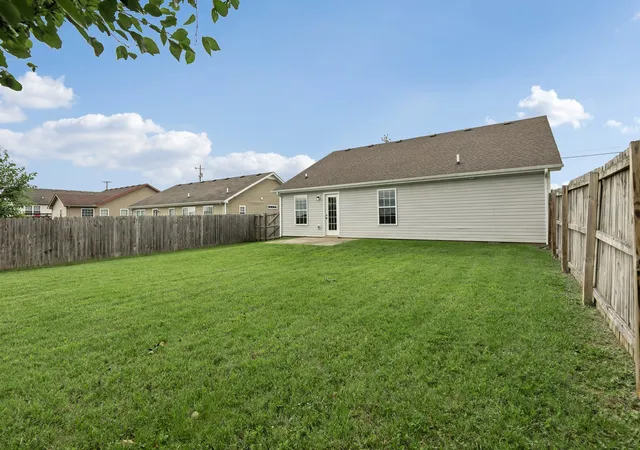 Homes for sale in Oak Grove, KY | 145 Bob White Trl, Oak Grove, KY 42262 | MLS# 3214157