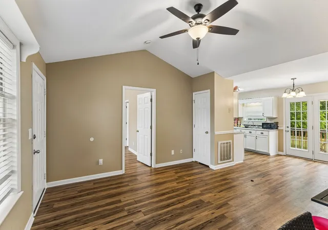 Photo 3 of Single family home for sale at 516 Winning Dr, Columbia, TN 38401 | MLS# 3191896 | Listing updated on 2026-10-08