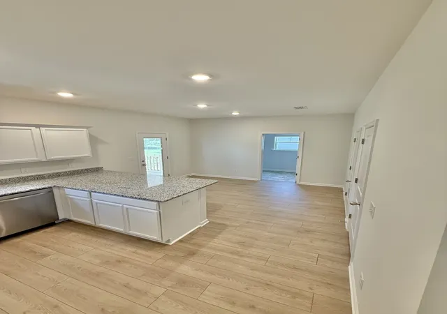 Photo 4 of Single family home for sale at 76 Country Cir, Manchester, TN 37355 | MLS# 3190862 | Listing updated on 2026-09-23
