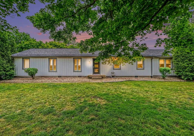 Photo 1 of Single family home for sale at 9610 S Harpeth Rd, Nashville, TN 37221 | MLS# 3193919 | Listing updated on 2026-09-04