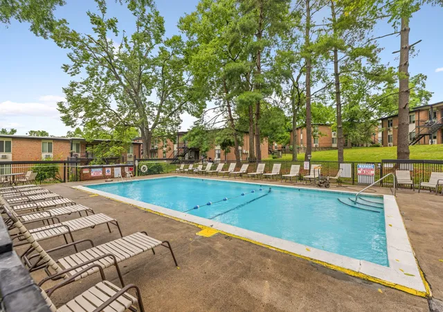 2nd image of 2601 Hillsboro Pike, Nashville, TN 37212