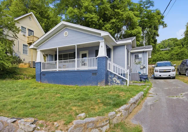 Photo 1 of Single family home for sale at 3906 14th Avenue, Chattanooga, TN 37407 | MLS# 3301757 | Listing updated on 2026-08-14