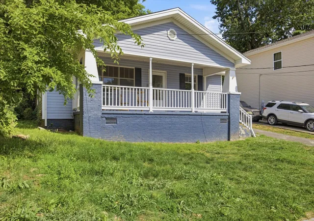 Photo 2 of Single family home for sale at 3906 14th Avenue, Chattanooga, TN 37407 | MLS# 3301757 | Listing updated on 2026-08-14