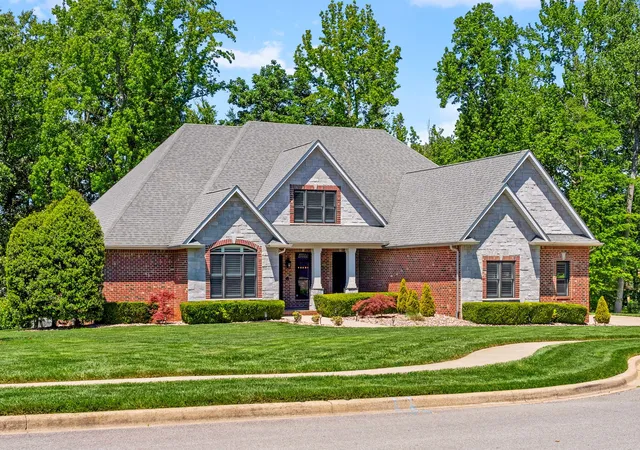 Photo 3 of Single family home for sale at 140 Danford Dr, Clarksville, TN 37043 | MLS# 3208239 | Listing updated on 2026-08-17