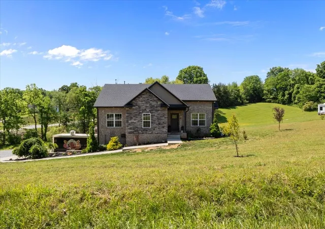 Photo 4 of Single family home for sale at 180 Alonzo Pl, Cunningham, TN 37052 | MLS# 3191227 | Listing updated on 2026-10-09