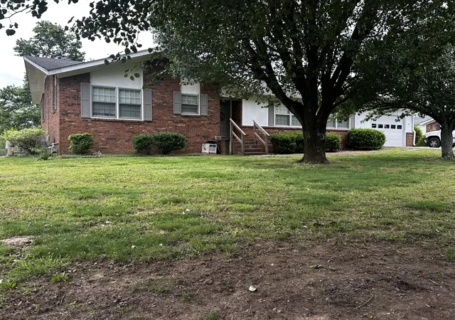 Photo 2 of Single family home for sale at 1580 Branch Dr, Lawrenceburg, TN 38464 | MLS# 3191056 | Listing updated on 2026-07-19