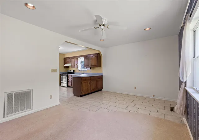 Photo 4 of Single family home for sale at 10246 Scenic View Dr, Ooltewah, TN 37363 | MLS# 3242007 | Listing updated on 2026-10-03