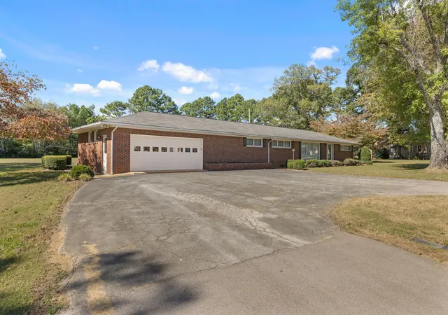 Photo 3 of Single family home for sale at 2763 Highway 43 N, Lawrenceburg, TN 38464 | MLS# 3191241 | Listing updated on 2026-08-18