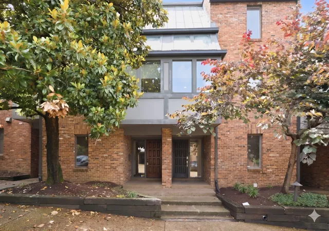 Photo 3 of Townhouse for sale at 133 Hampton Pl, Nashville, TN 37215 | MLS# 3193052 | Listing updated on 2026-08-18