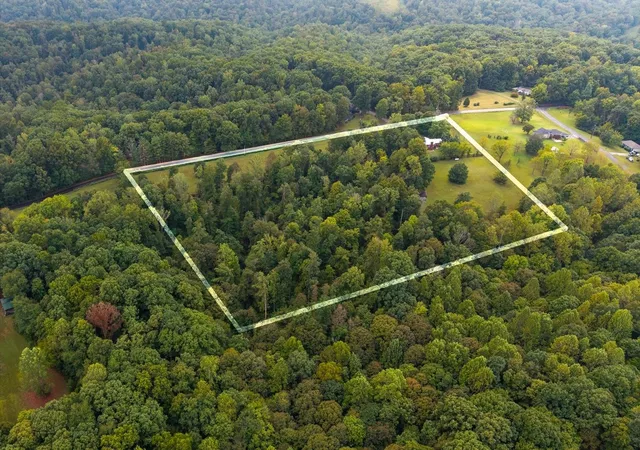 Photo 2 of Single family home for sale at 1125 Timber Ridge Rd, Charlotte, TN 37036 | MLS# 3598478 | Listing updated on 2026-10-09