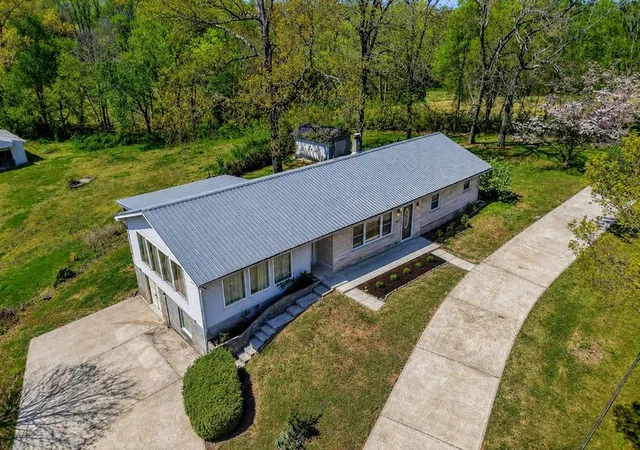 Homes for sale in Sparta, TN | 463 Franks Ferry Rd, Sparta, TN 38583 | MLS# 3191629