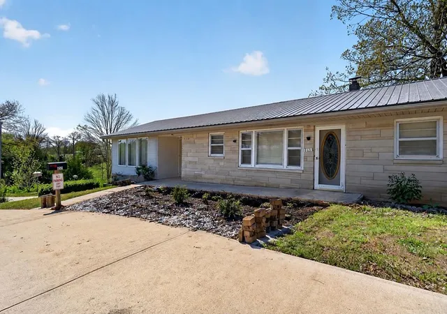 Photo 3 of Single family home for sale at 463 Franks Fry Rd, Sparta, TN 38583 | MLS# 3191629 | Listing updated on 2026-07-02