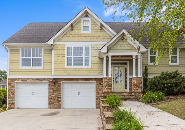 1st image of 27 Running Oak Dr, Ringgold, GA 30736 | MLS# 3191619