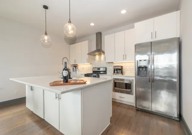 Photo 3 of Single family home for sale at 1208 Avondale Cir, Nashville, TN 37207 | MLS# 3191848 | Listing updated on 2026-08-19