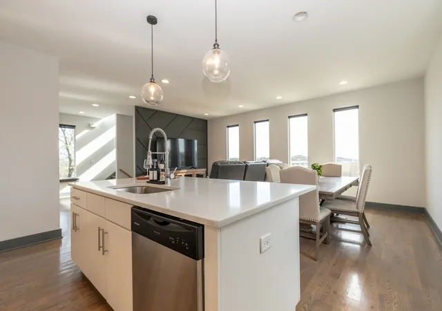 Photo 4 of Single family home for sale at 1208 Avondale Cir, Nashville, TN 37207 | MLS# 3191848 | Listing updated on 2026-08-19