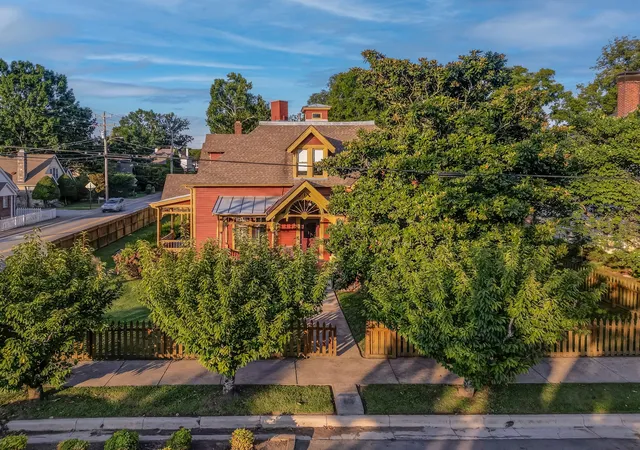 1st image of 305 4th Ave S, Franklin, TN 37064 | MLS# 3205274
