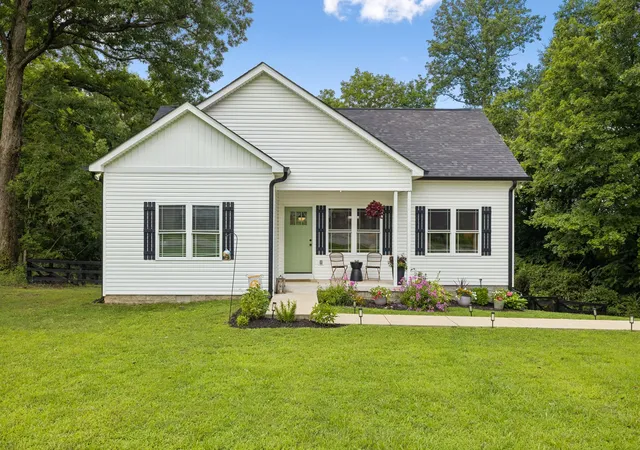 Photo 1 of Single family home for sale at 3027 Highway 49 W, Charlotte, TN 37036 | MLS# 3594137 | Listing updated on 2026-09-21