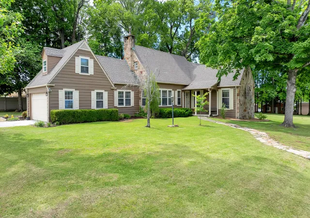 1st image of 110 S Porter St, Winchester, TN 37398 | MLS# 3208025