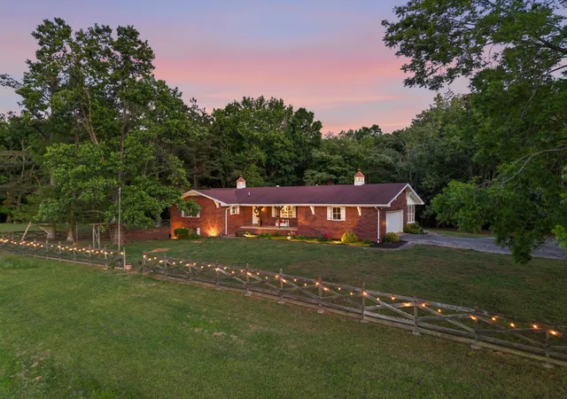 Homes for sale in Bethpage, TN | 450 Paul Thompson Rd, Bethpage, TN 37022 | MLS# 3208077