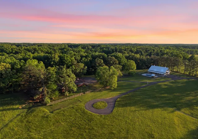 Homes for sale in Bethpage, TN | 450 Paul Thompson Rd, Bethpage, TN 37022 | MLS# 3208077