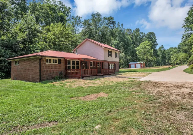 Homes for sale in Lyles, TN | 5940 Hassells Creek Ln, Lyles, TN 37098 | MLS# 3193060