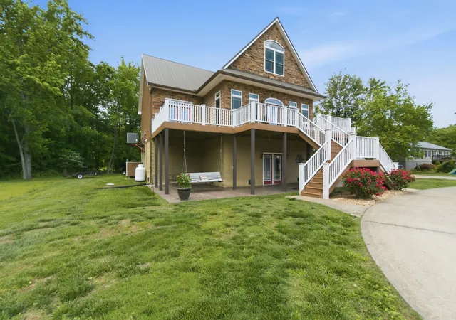 Homes for sale in Chapmansboro, TN | 1024 Cumberland Dr, Chapmansboro, TN 37035 | MLS# 3214651