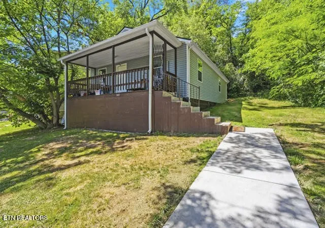 Photo 1 of Single family home for sale at 3807 Hampton Ave, Knoxville, TN 37914 | MLS# 3193734 | Listing updated on 2026-08-19
