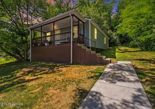 Photo 2 of Single family home for sale at 3807 Hampton Ave, Knoxville, TN 37914 | MLS# 3193734 | Listing updated on 2026-08-19