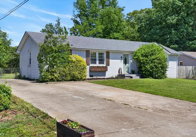 Homes for sale in Clarksville, TN | 2706 W Copeland Ct, Clarksville, TN 37042 | MLS# 3193781