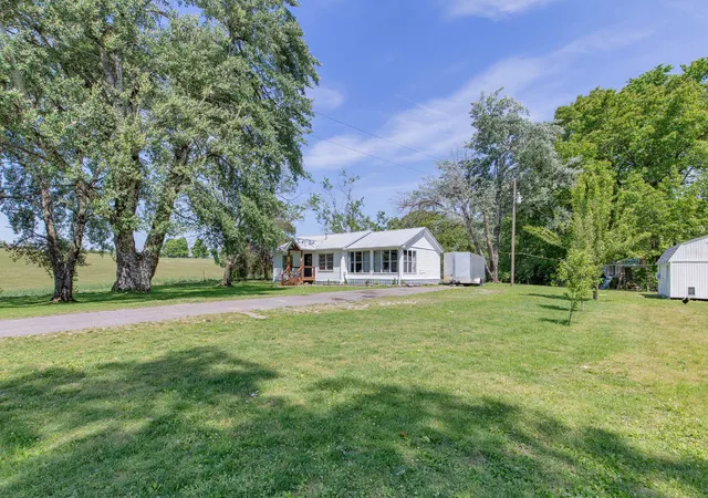 3rd image of 2976 Shrum Cemetery Rd, Westmoreland, TN 37186 | MLS# 3193877