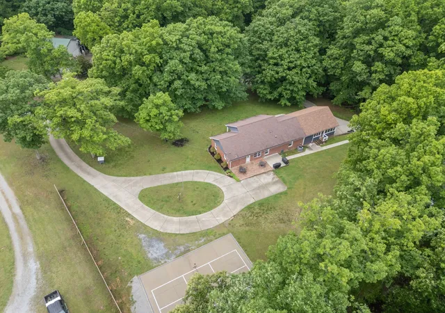 Photo 3 of Single family home for sale at 216 Rouse Rd, Dickson, TN 37055 | MLS# 3205255 | Listing updated on 2026-09-23