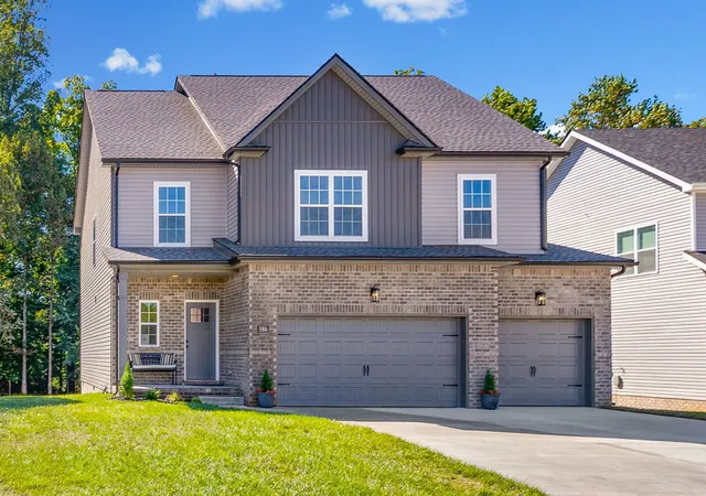 Photo 1 of Single family home for sale at 586 Pongracz Way, Clarksville, TN 37042 | MLS# 3196861 | Listing updated on 2026-09-30