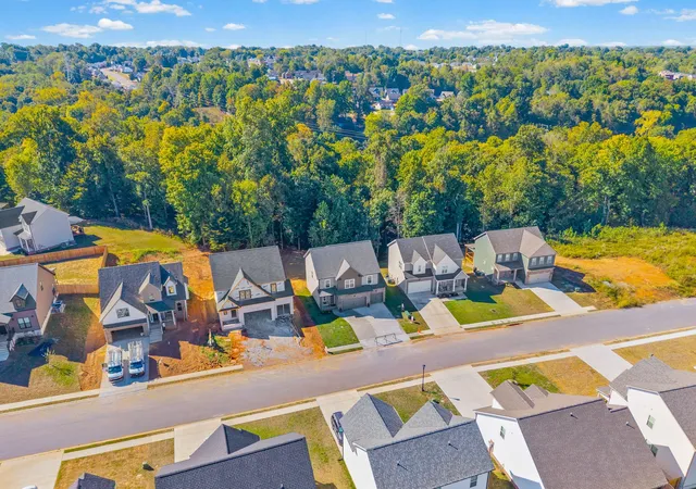 Photo 3 of Single family home for sale at 586 Pongracz Way, Clarksville, TN 37042 | MLS# 3196861 | Listing updated on 2026-09-30