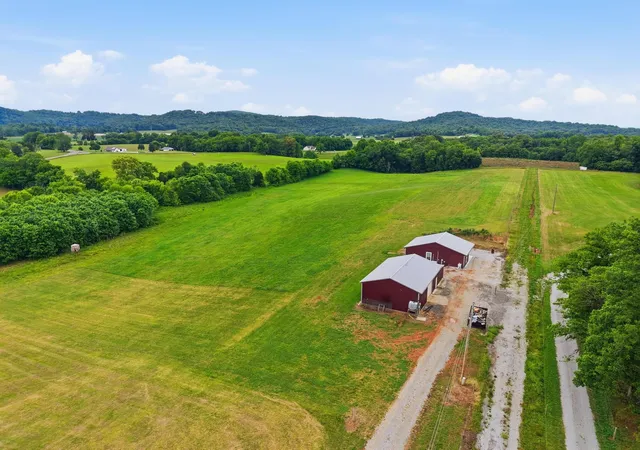 Homes for sale in Sparta, TN | 1050 Franks Ferry Rd, Sparta, TN 38583 | MLS# 3219951