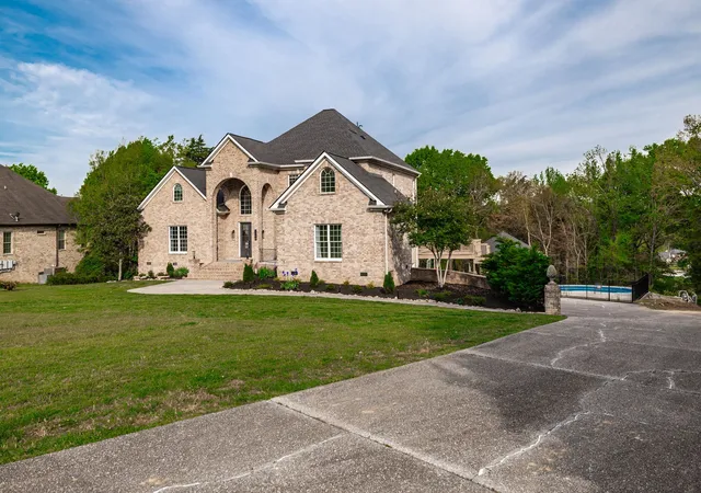 Homes for sale in Hendersonville, TN | 1146 Stirlingshire Dr, Hendersonville, TN 37075 | MLS# 3197952