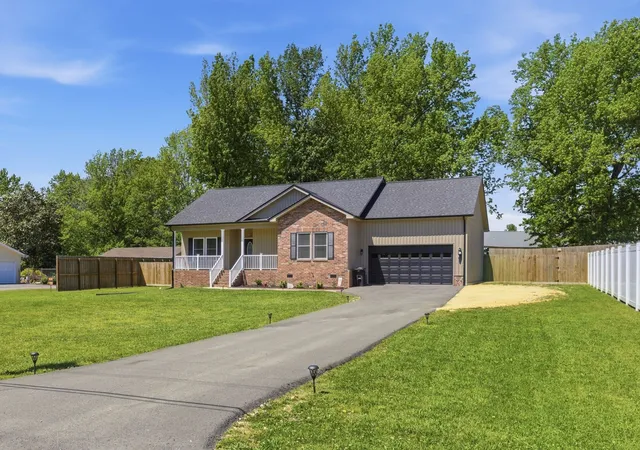 3rd image of 208 Avalon Dr, Paris, TN 38242 | MLS# 3207969