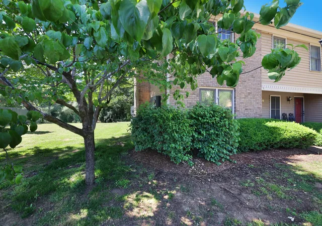 Photo 2 of Townhouse for sale at 222 Westfield Dr, Nashville, TN 37221 | MLS# 3211670 | Listing updated on 2026-09-03