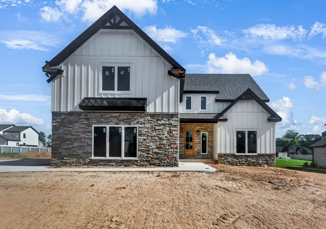 Photo 1 of Single family home for sale at 2473 Ellsworth Dr, Clarksville, TN 37043 | MLS# 3198858 | Listing updated on 2026-09-02