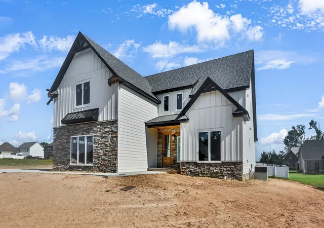 Photo 3 of Single family home for sale at 2473 Ellsworth Dr, Clarksville, TN 37043 | MLS# 3198858 | Listing updated on 2026-09-02