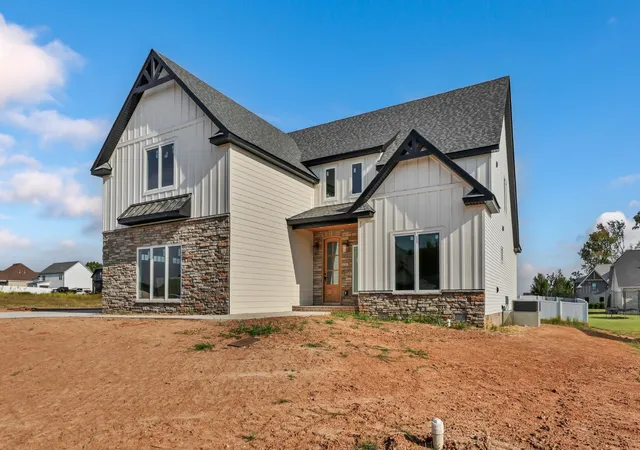 Photo 3 of Single family home for sale at 2473 Ellsworth Dr, Clarksville, TN 37043 | MLS# 3198858 | Listing updated on 2026-09-22