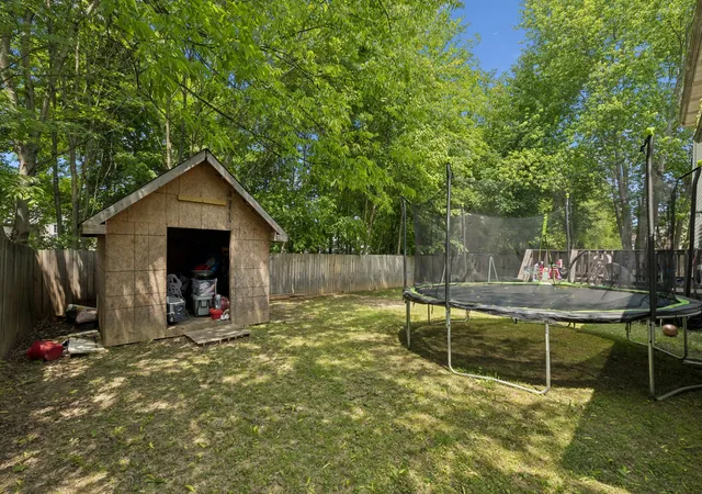 Homes for sale in Clarksville, TN | 1036 Roedeer Dr, Clarksville, TN 37042 | MLS# 3224856