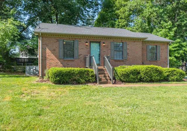 Photo 3 of Single family home for sale at 308 Oakdale Dr, White House, TN 37188 | MLS# 3199037 | Listing updated on 2026-08-27