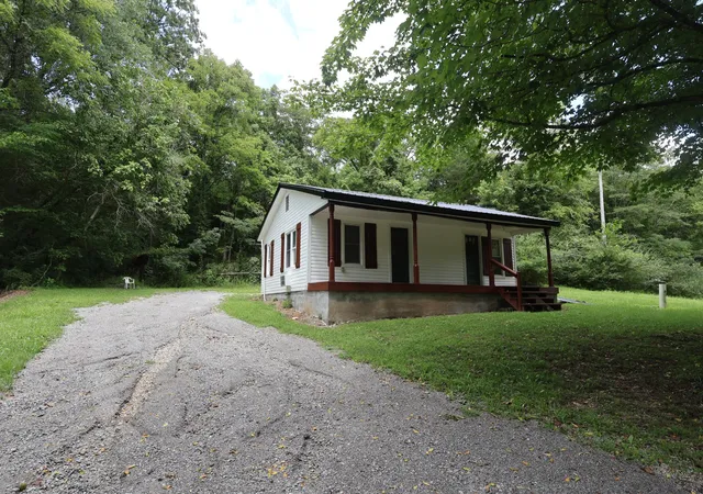 Photo 3 of Single family home for sale at 210 Rawls Crk Rd, Gordonsville, TN 38563 | MLS# 3201136 | Listing updated on 2026-10-06