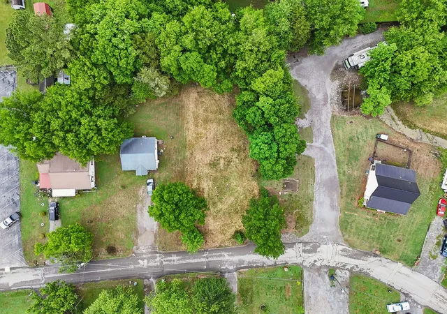 Homes for sale in Shelbyville, TN | 225 E Cedar St, Shelbyville, TN 37160 | MLS# 3211132