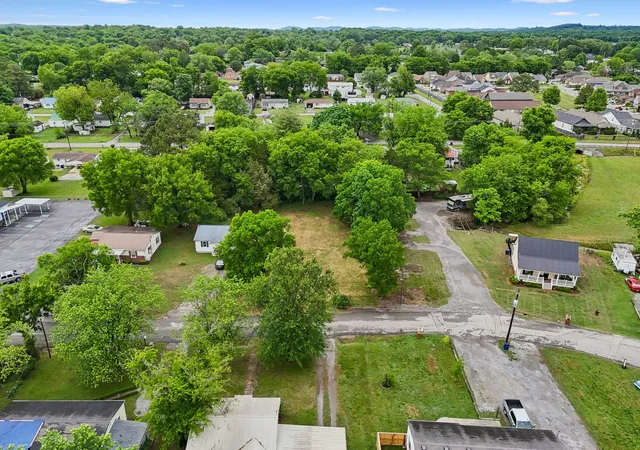 Homes for sale in Shelbyville, TN | 225 E Cedar St, Shelbyville, TN 37160 | MLS# 3211132