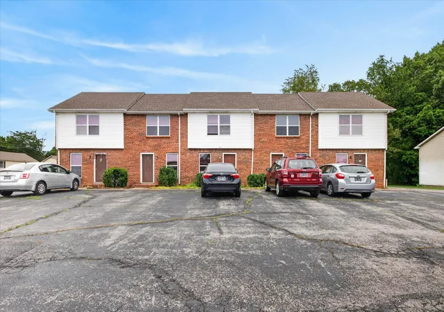 Photo 3 of Multi family home for sale at 1531 E Knollwood Cir, Clarksville, TN 37043 | MLS# 3201002 | Listing updated on 2026-08-18